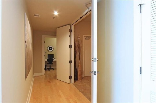 Foto del edificio - 20 10th St NW