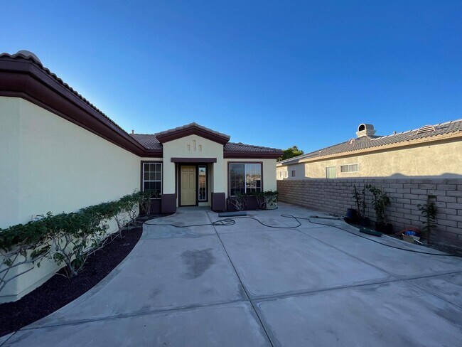 Foto del edificio - 30609 Sterling Rd