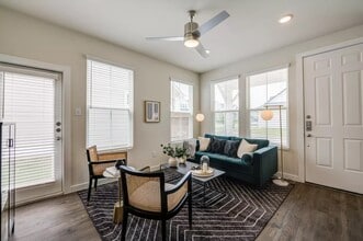 Building Photo - 801 Bluestem Way