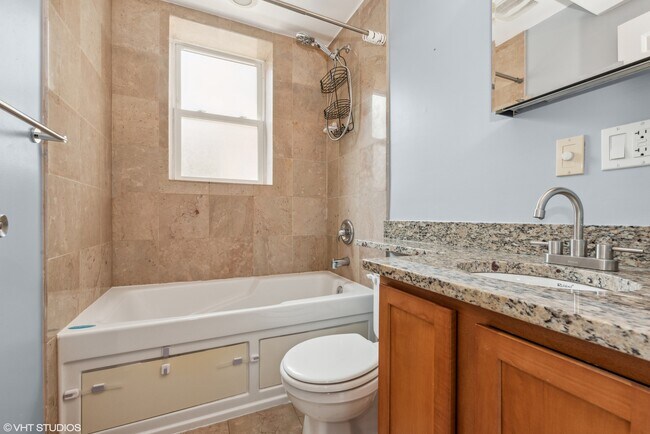 Foto del edificio - 2319 W Rosemont Ave