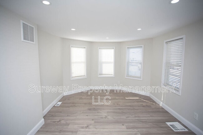 Building Photo - 200 Chestnut St