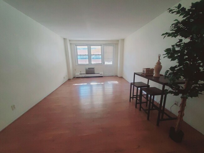 Foto del edificio - 444 Bedford St