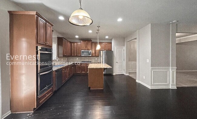 Foto del edificio - Beautiful 4-Bedroom Home: Comfort and Convenience Await / Pet-Friendly / Vouchers Accepted.