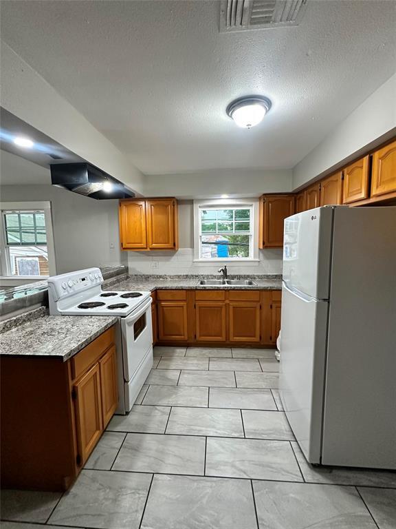 Primary Photo - 710 Avenue H