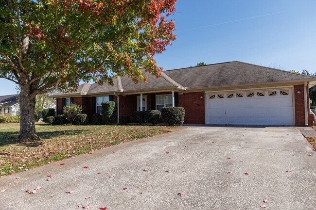 Foto del edificio - 323 Willow Oak Dr