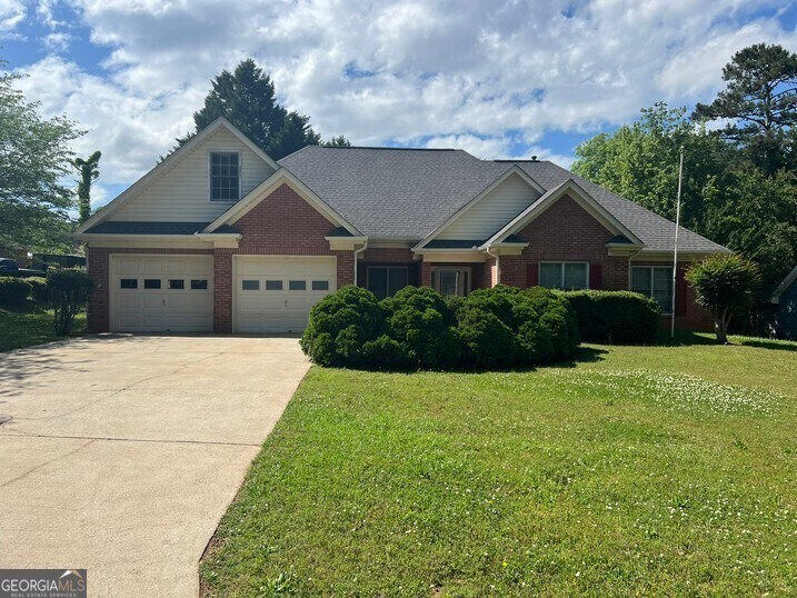 Primary Photo - 300 Wisteria Way