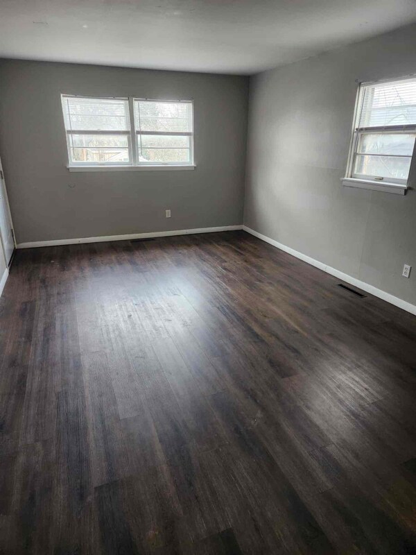 Building Photo - 615 W Prairie Ave