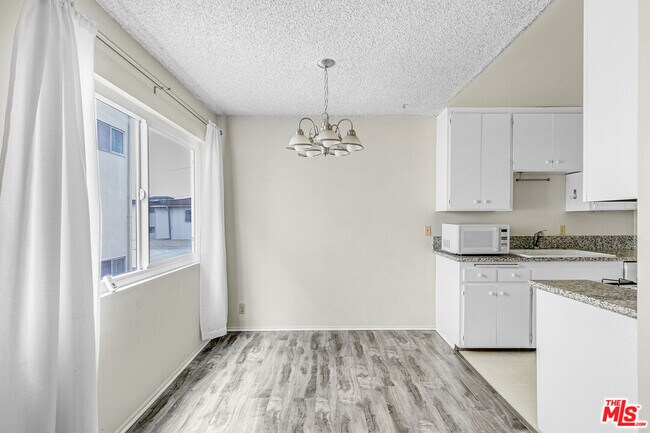 Foto del edificio - 1811 Parnell Ave
