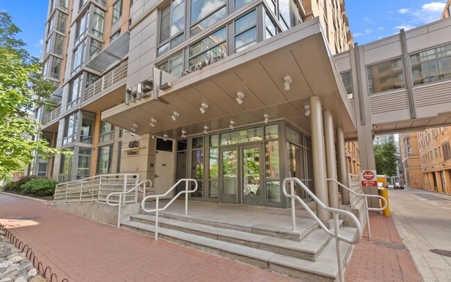 Building Entrance - 440 L St NW