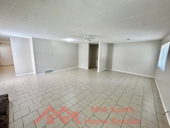 Building Photo - 4579 Buffer Dr