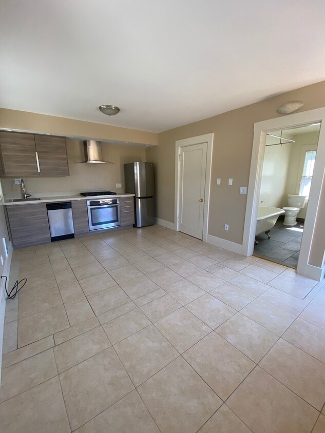 1074A 45th St Unit A, Emeryville, CA 94608 Apartments in Emeryville