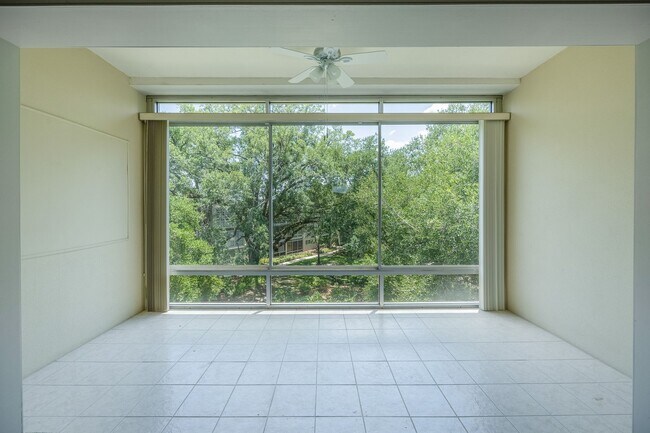 Building Photo - Beautiful 2bed/2bath Condo For Rent at Win...