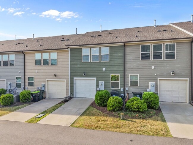 Foto del edificio - 1709 Shady Oaks Dr