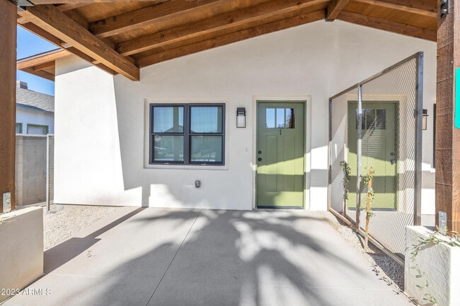 Foto del edificio - 1436 E Pierce St