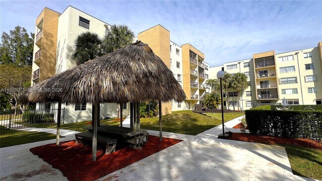 Foto del edificio - 14250 SW 62nd St