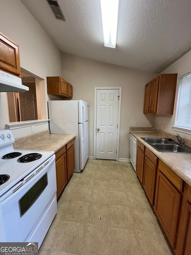 Foto del edificio - 412 Lawnwood Ct