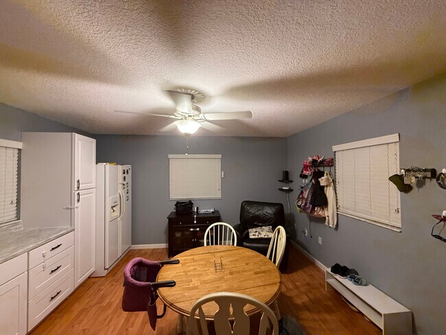 Building Photo - 220 St George Dr