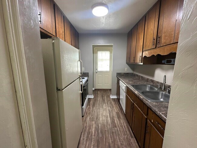 Foto del edificio - 1414 Willow Bend Way