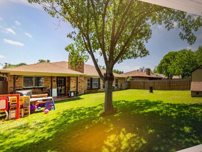 Photo - Wedgewood Addition 3 bed 2 bath 2 car garage House