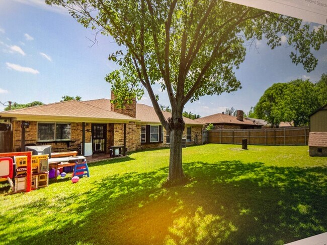 Foto del edificio - Wedgewood Addition 3 bed 2 bath 2 car garage