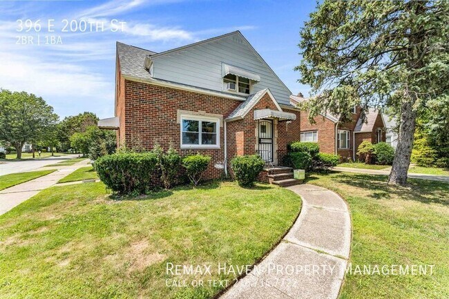 Building Photo - 396 E 200th St. Dn. Euclid, OH  - Spacious...