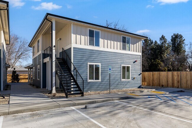 Foto del edificio - 3322 N Cole Rd