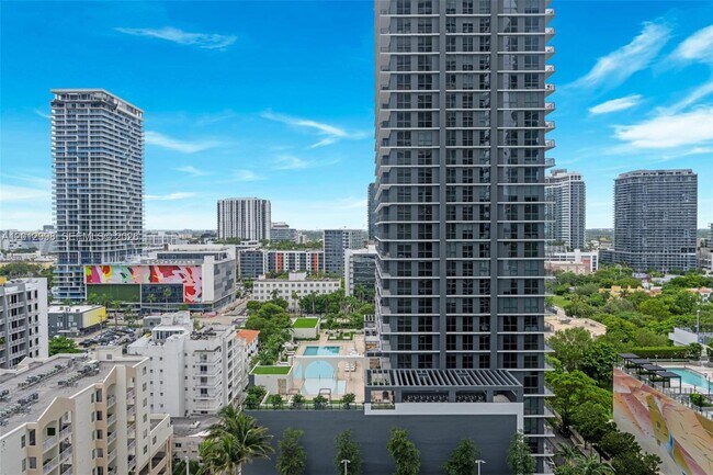 Foto del edificio - 480 NE 31st St