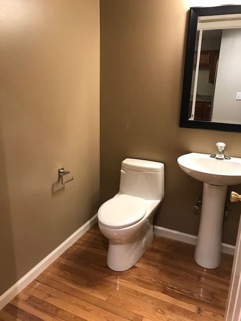 1/2 baño - 155 Sylvan Crest Dr