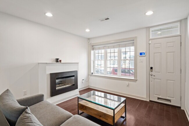 Foto del edificio - 710 Clymer St