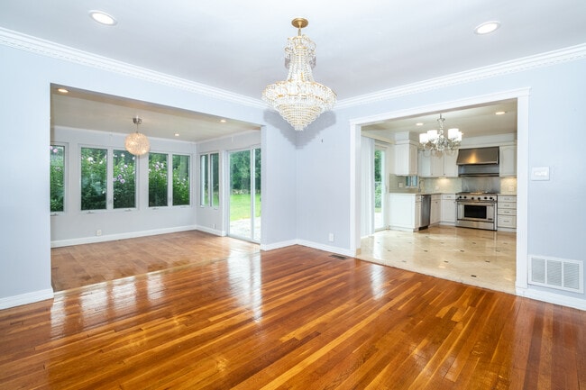 Building Photo - 14 Dimsdale Dr