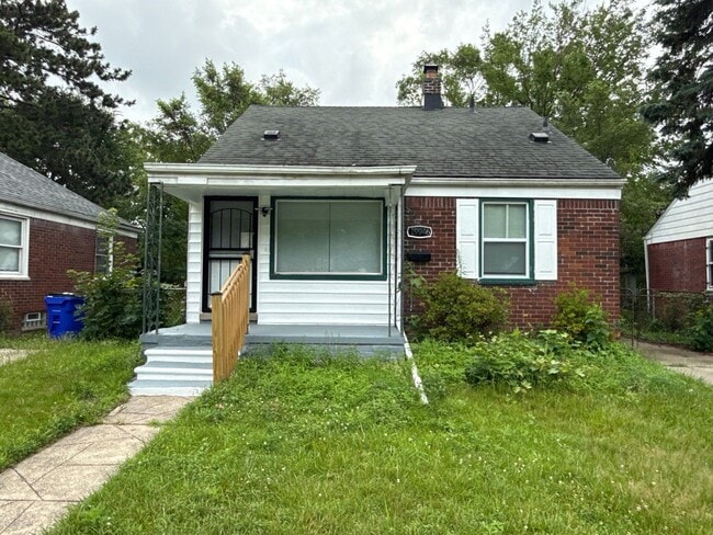 Building Photo - This beautifully updated 3-bedroom, 2-bath...