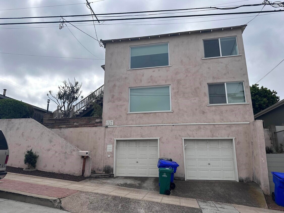 Primary Photo - 1121 W Redwood St