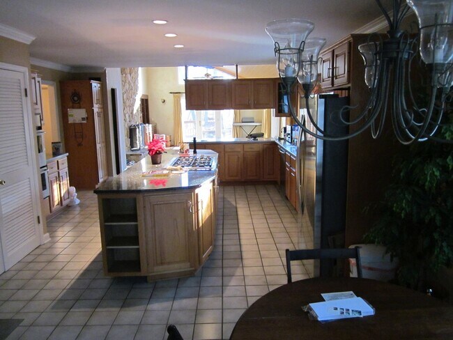 Foto del edificio - Gorgeous 3-Bedroom in Western Guilford District