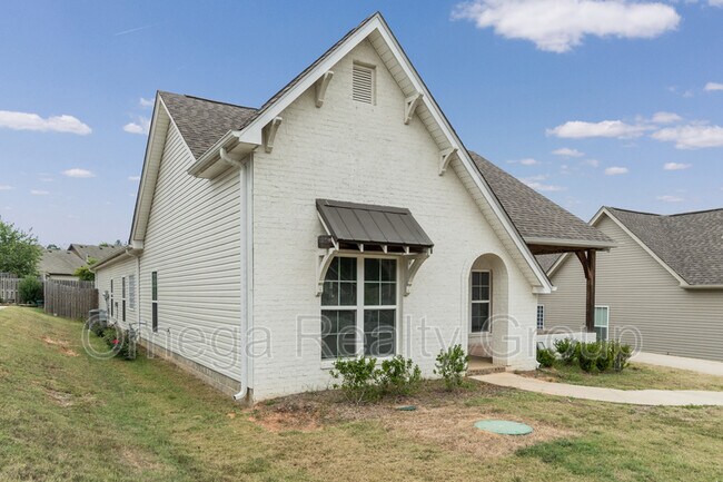 Foto del edificio - 903 Valley Cir