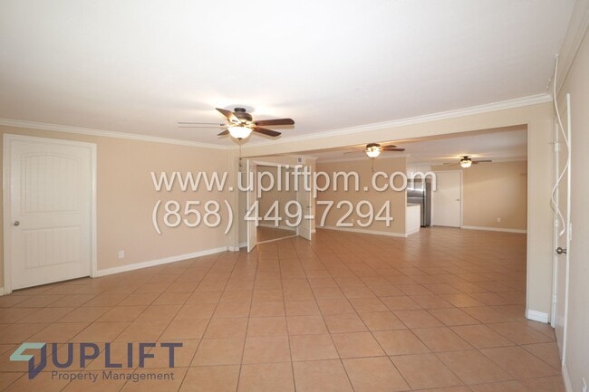 Foto del edificio - 5 Bedroom 2 Bath Home In Oceanside ** Move In Special $300 Off First Month's Rent**