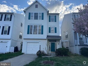 Building Photo - 6540 Creek Run Dr