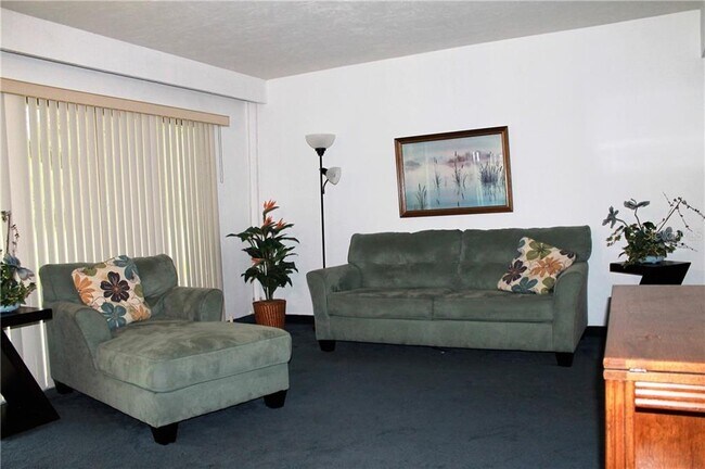 Building Photo - 5023 Sherwood Ln