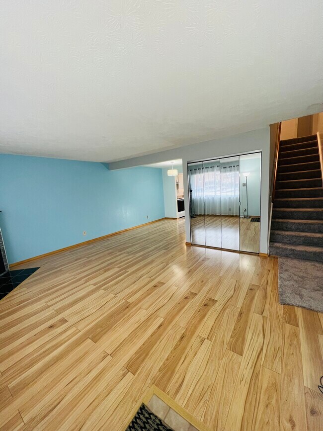 Foto del edificio - 2487 Warren Pkwy