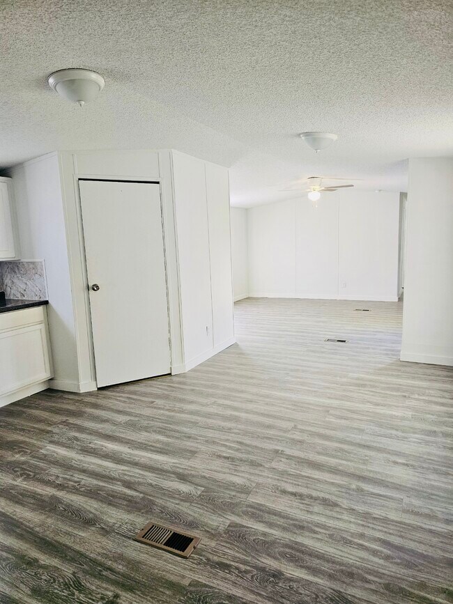 Foto del edificio - 3913 Carlyss Dr