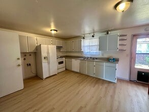 Building Photo - 5532 Homer Dr