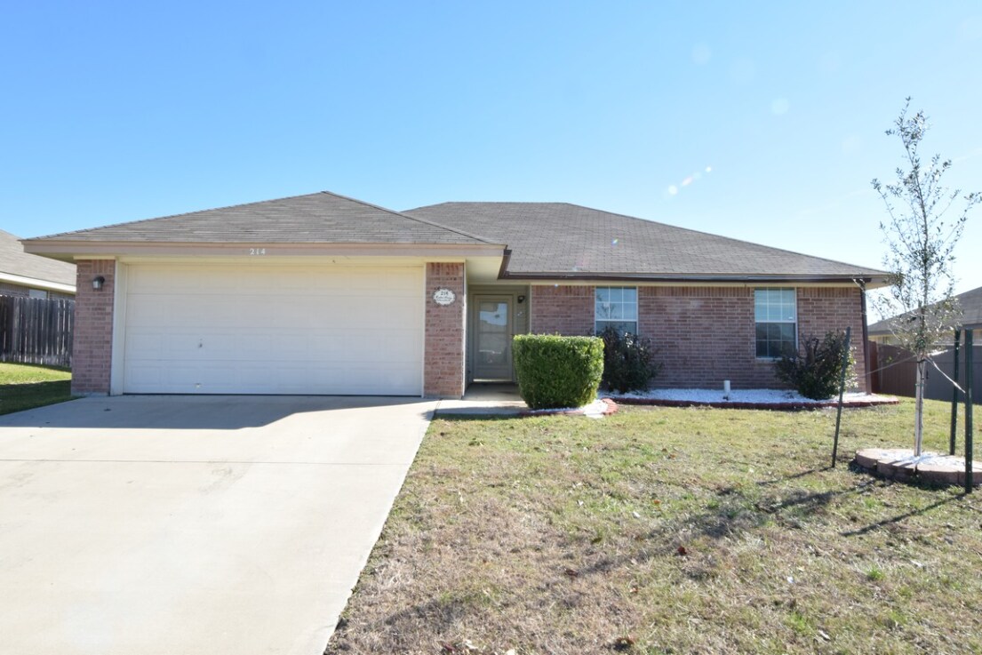 Primary Photo - 214 Timber Ridge Dr