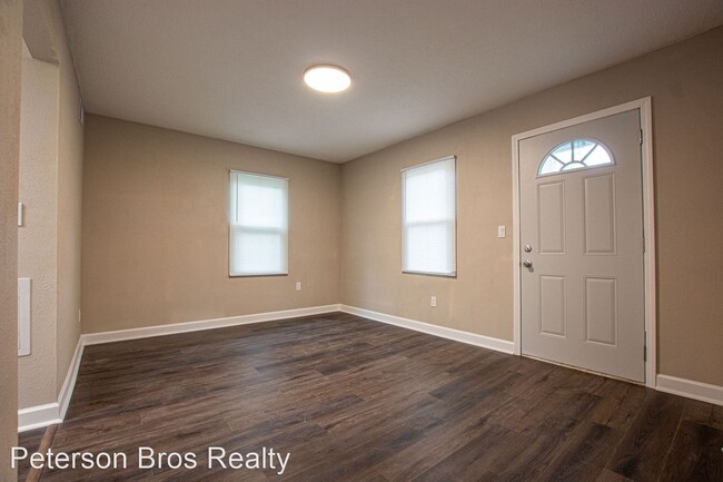 Foto del edificio - 2 br, 1 bath House - 5005 South 42nd Street