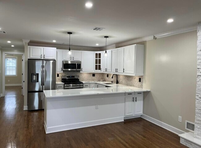 Building Photo - 10206 Rockaway Beach Blvd
