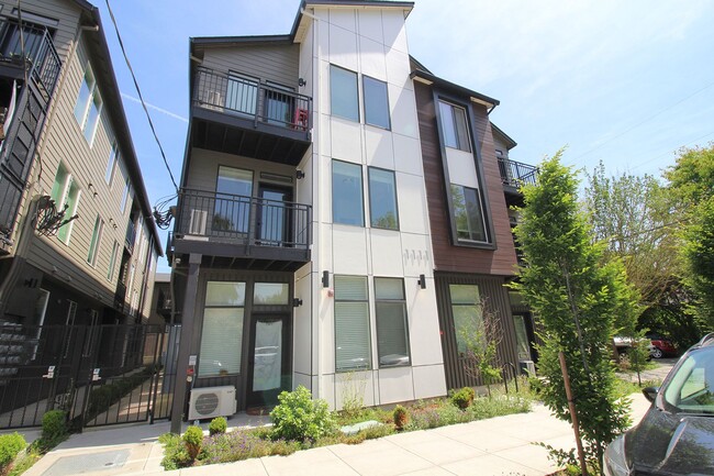 Building Photo - 1111 SE Tenino St