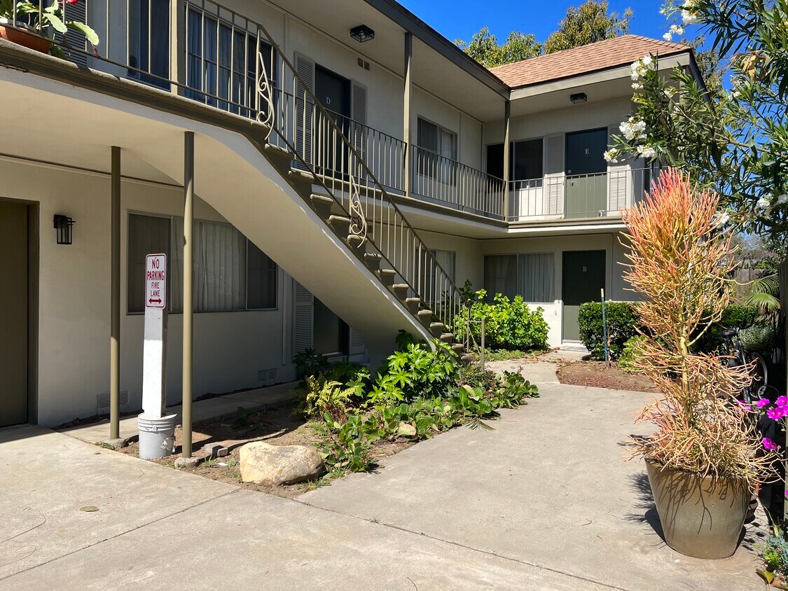 Primary Photo - 618 W Pedregosa St