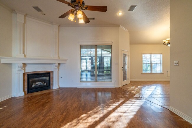 Building Photo - * Move-In Special * Gorgeous 3-Bedroom Hom...