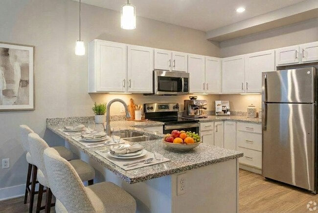 Building Photo - Heritage Square