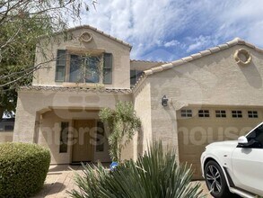 Building Photo - 2328 W Skinner Dr