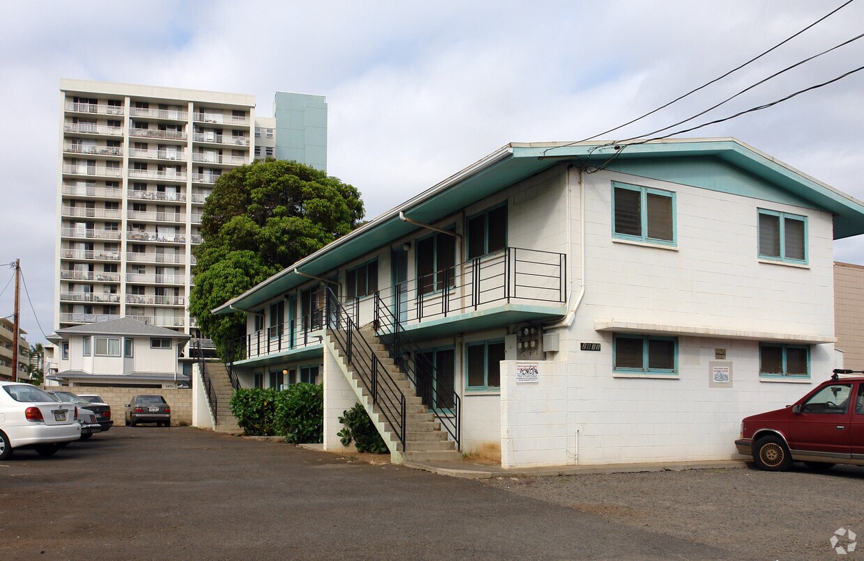 Foto del edificio - 2811 Winam Ave
