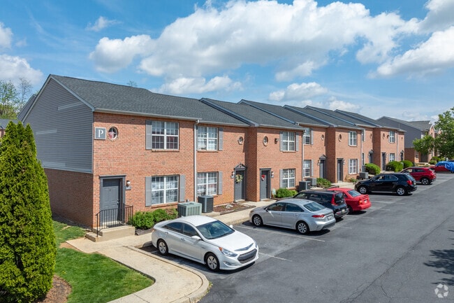 Building Photo - Cumberland Pointe